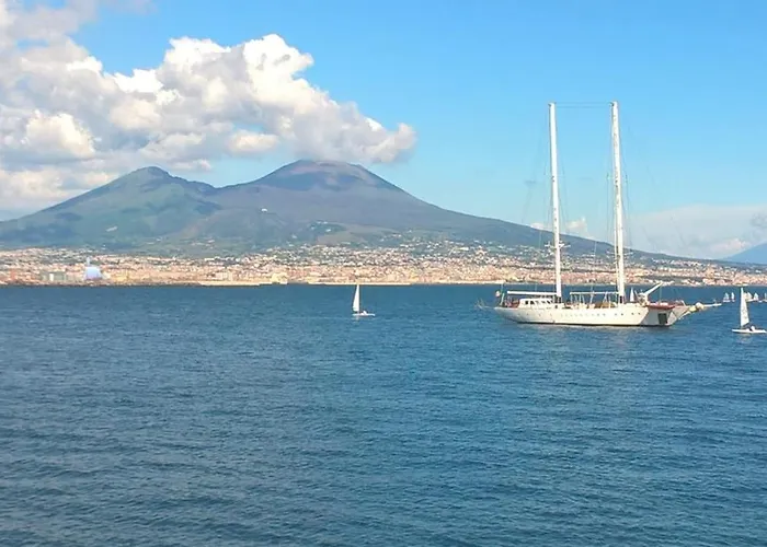 Napoli Storia E Mare